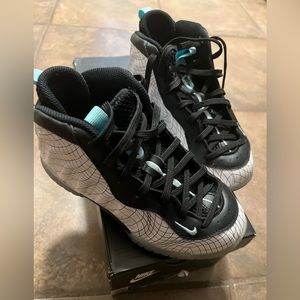 Nike Little Posite one.. Size 13c Photon edition